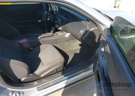 2011 Chevrolet Camaro 1Ss z USA, uszkodzony, nr VIN 2G1FJ1EJ4B9123672